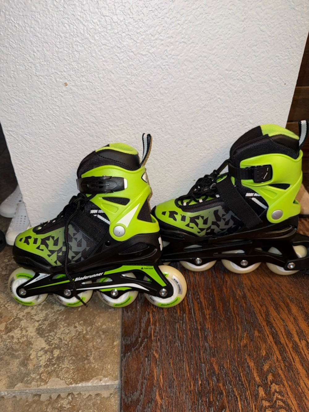 Bladerunner by Rollerblade Phoenix Boys Adjustable Fitness Inline Skate